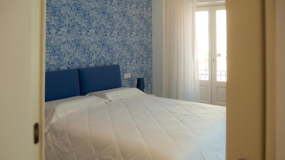 Marina Palace Apartments & Terrace