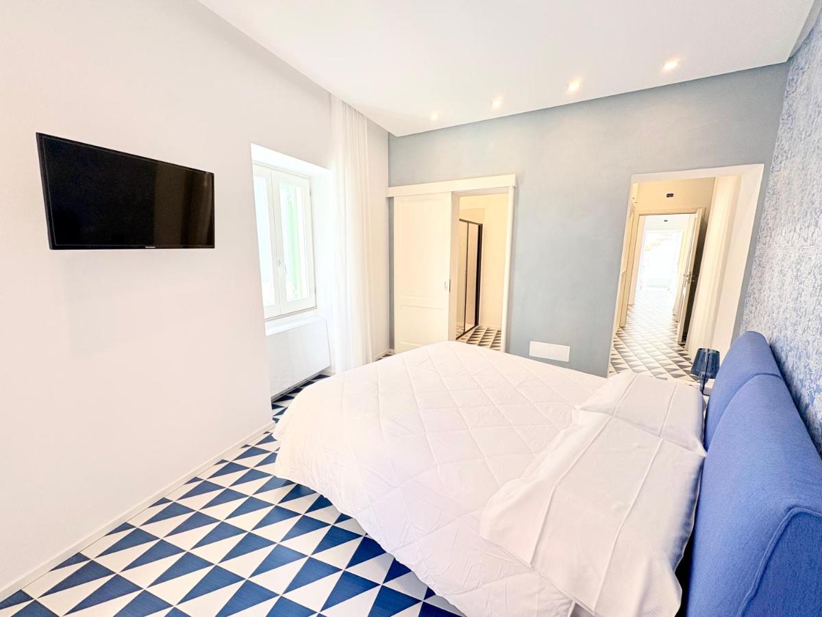 Marina Palace Apartments & Terrace