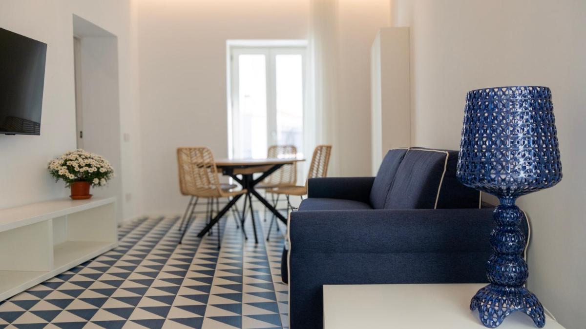 Marina Palace Apartments & Terrace