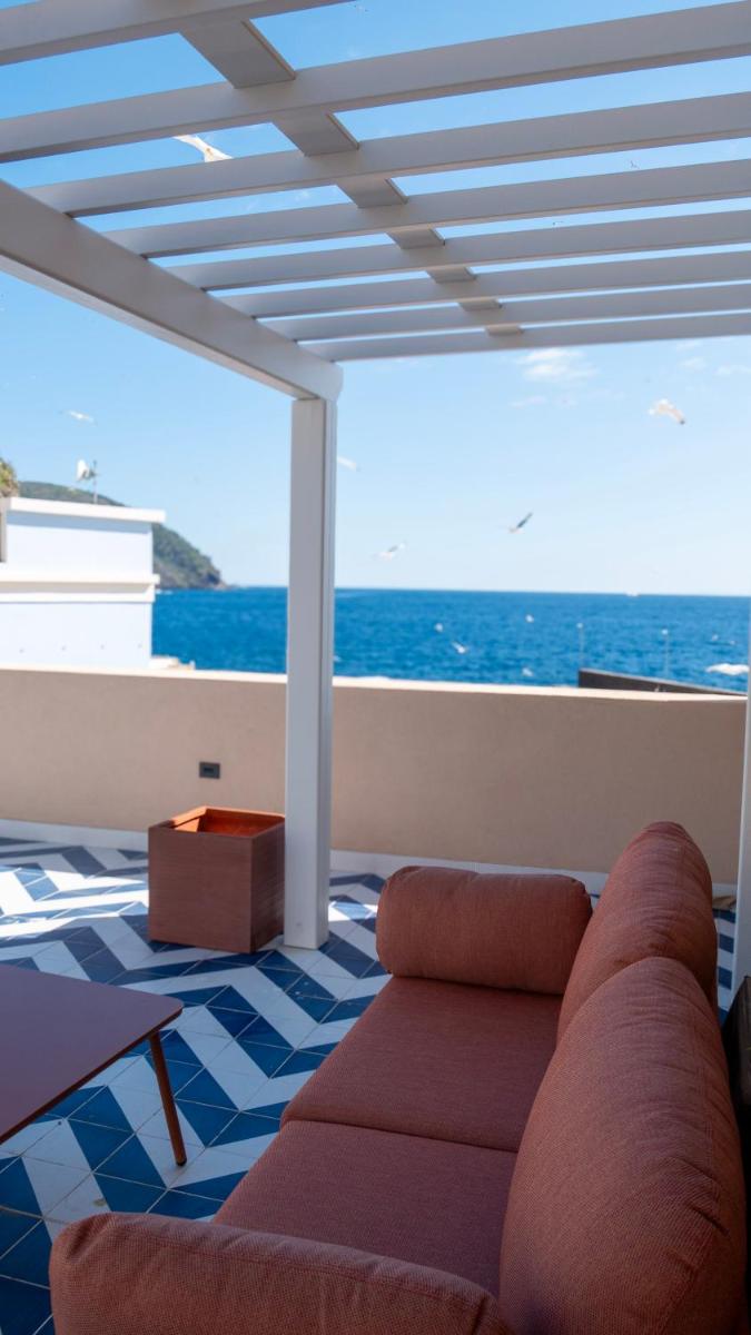 Marina Palace Apartments & Terrace