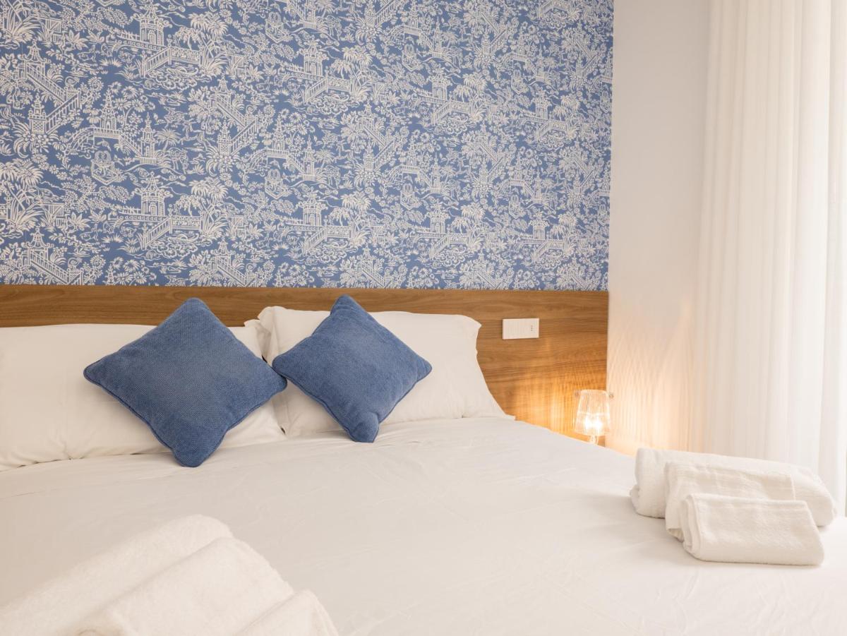 Marina Palace Apartments & Terrace