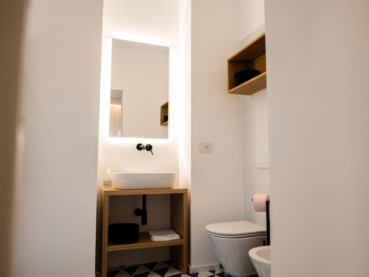 Marina Palace Apartments & Terrace