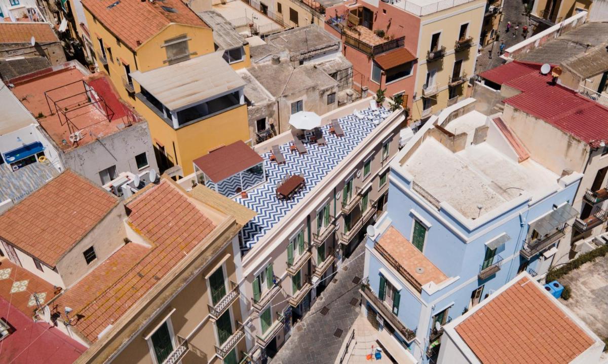 Marina Palace Apartments & Terrace