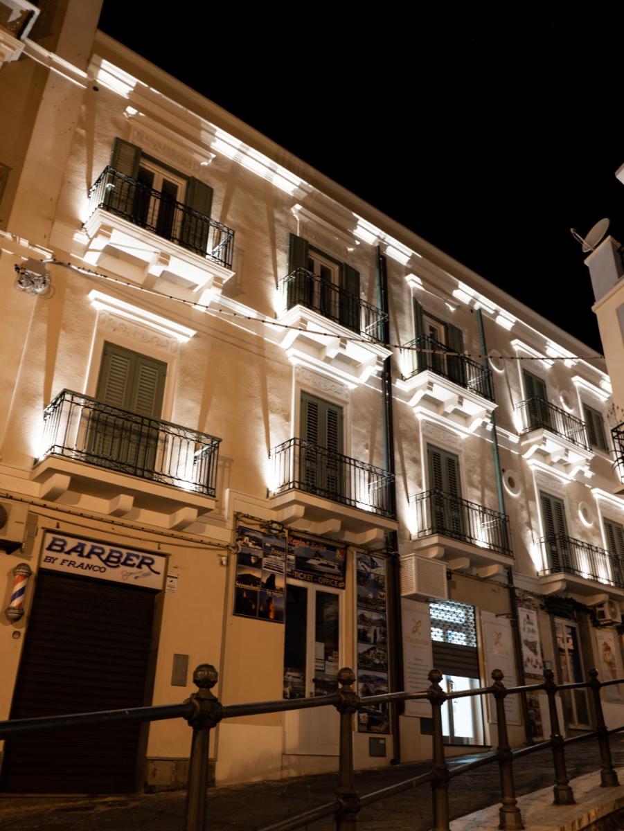 Marina Palace Apartments & Terrace