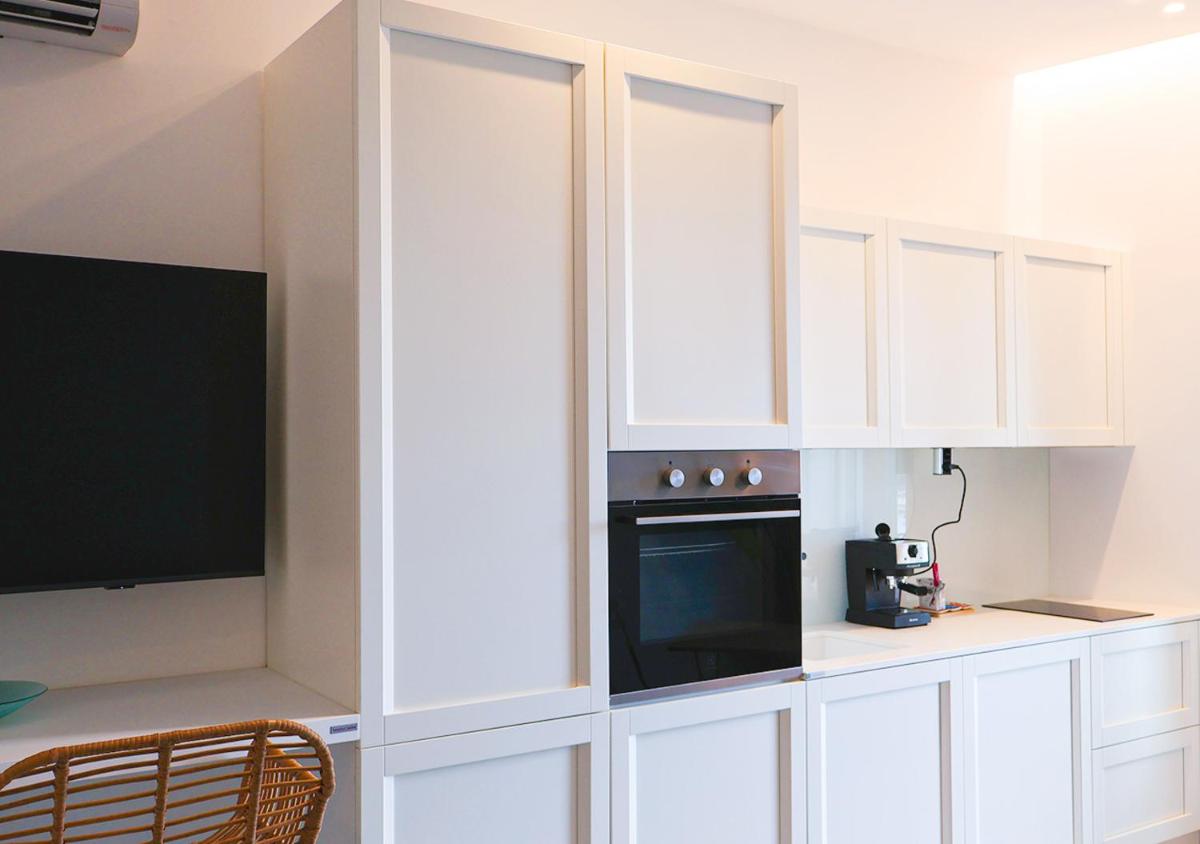 Marina Palace Apartments & Terrace