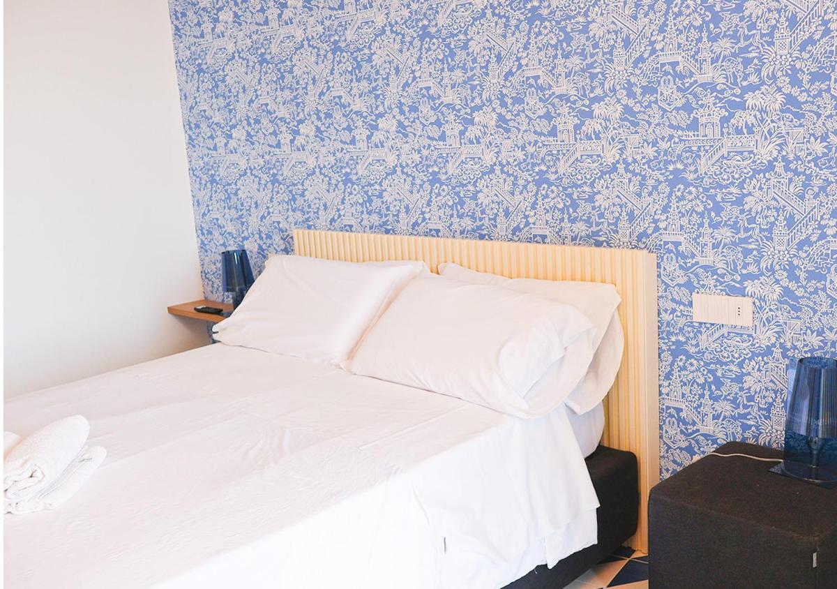 Marina Palace Apartments & Terrace