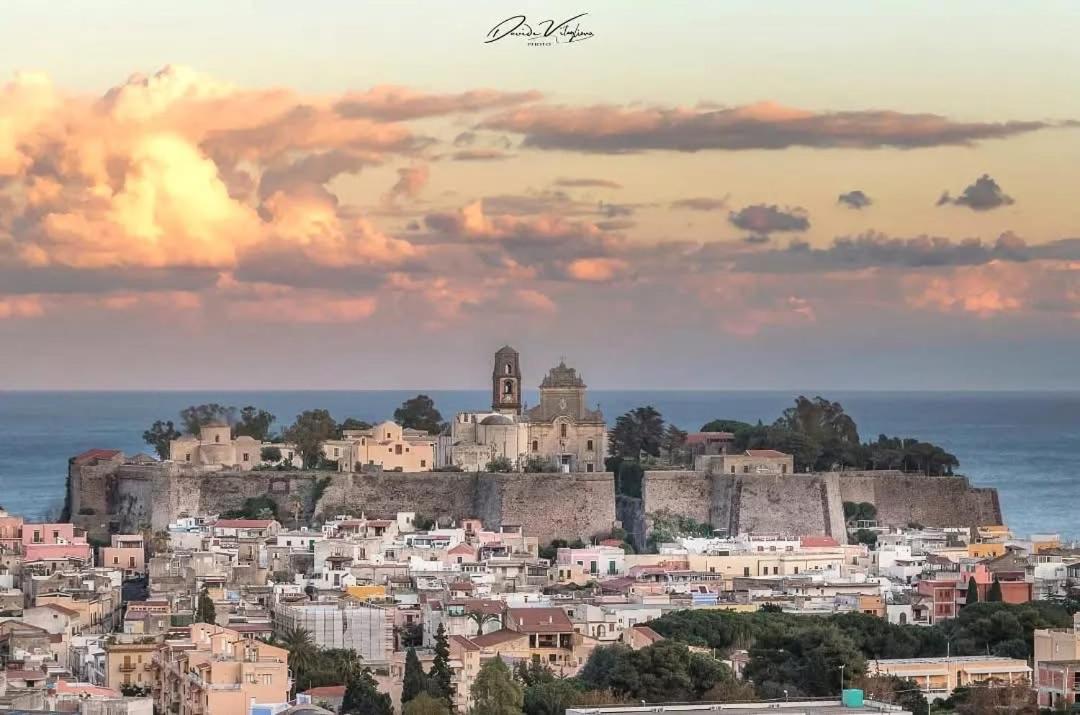 Marina Palace Apartments & Terrace