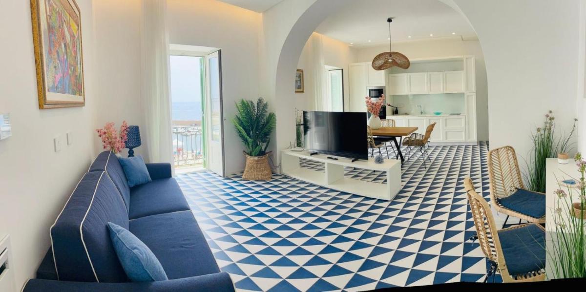 Marina Palace Apartments & Terrace