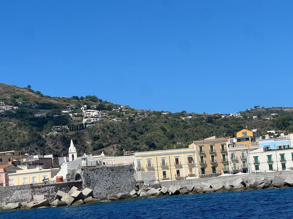 Marina Palace Apartments & Terrace