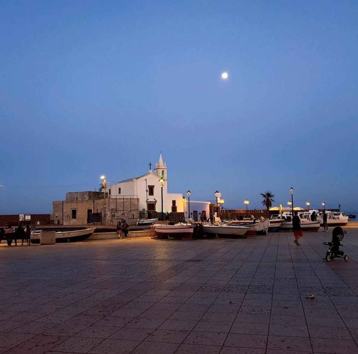 Marina Palace Apartments & Terrace