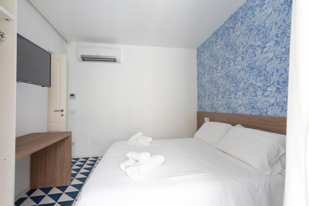 Marina Palace Apartments & Terrace