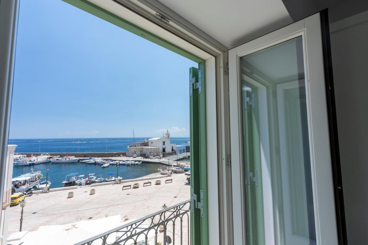 Marina Palace Apartments & Terrace