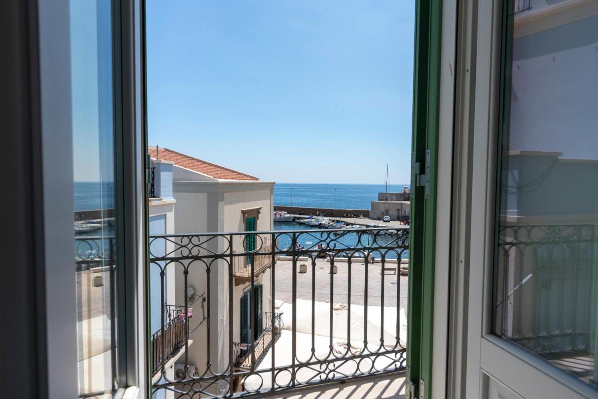 Marina Palace Apartments & Terrace