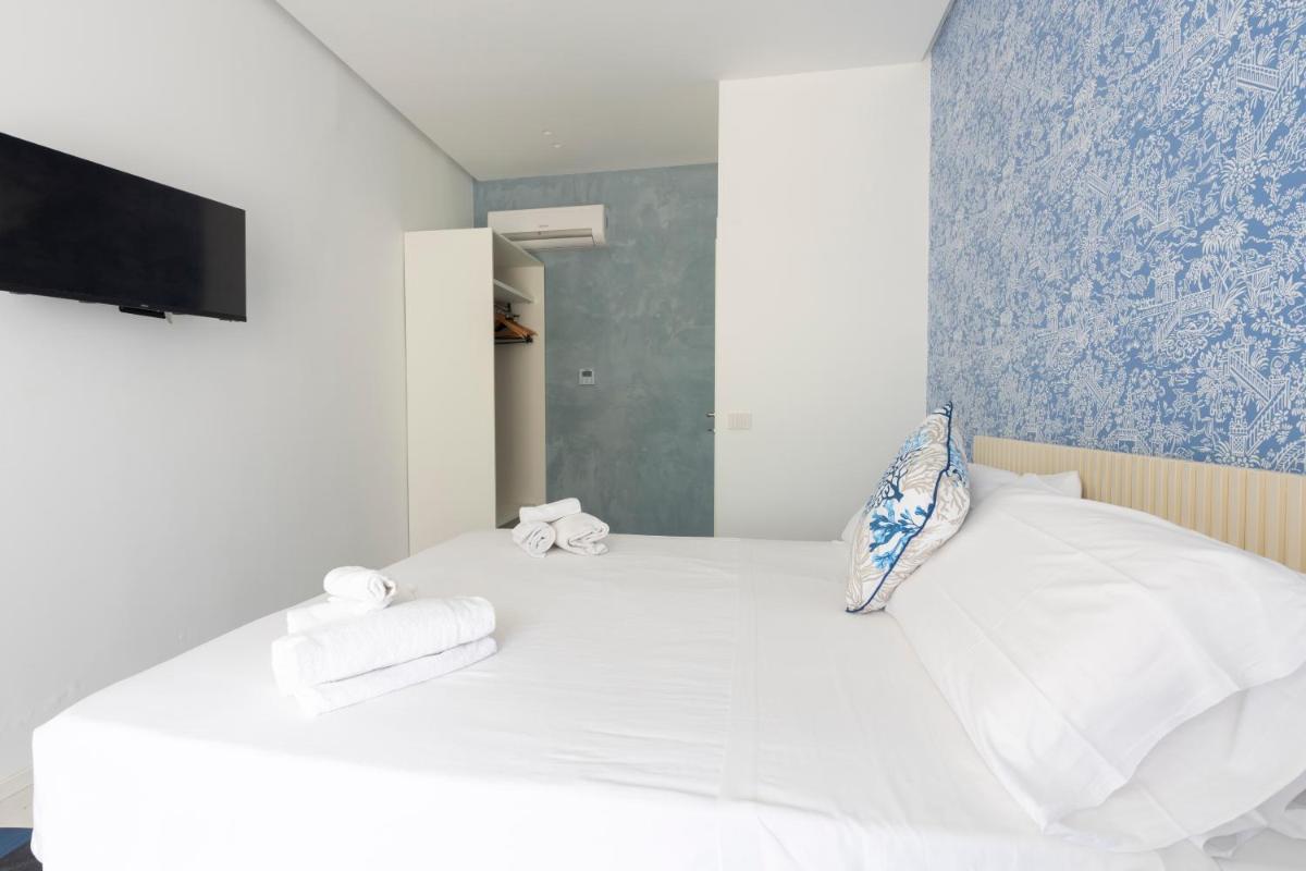 Marina Palace Apartments & Terrace