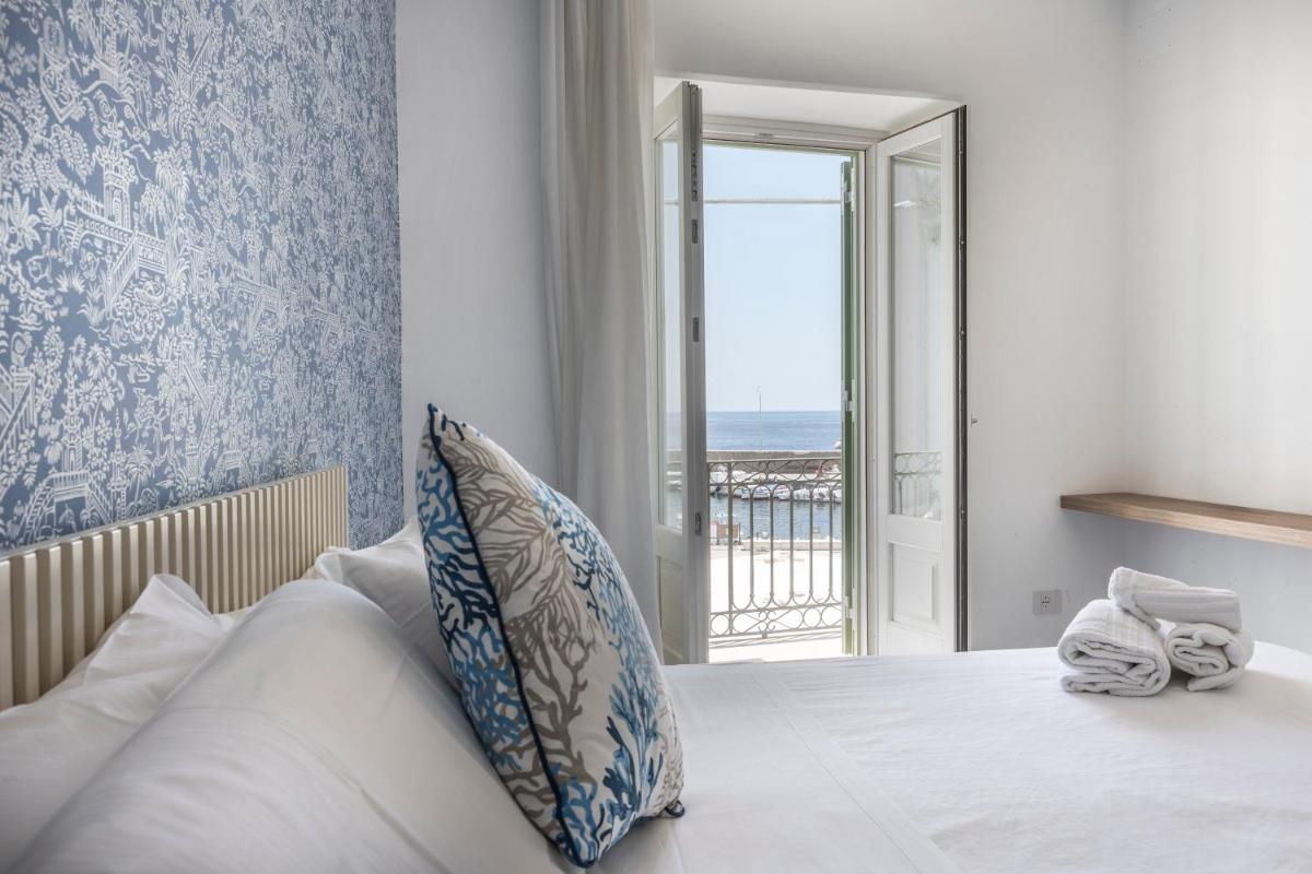 Marina Palace Apartments & Terrace