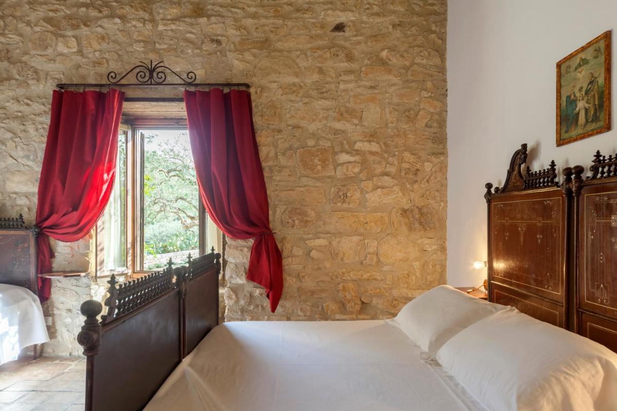 Masseria Fortificata Lo Zafferaneto