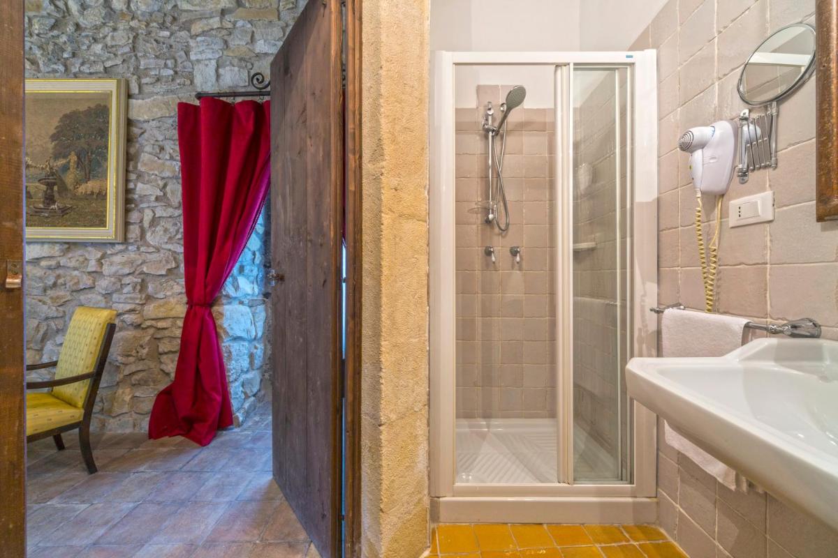 Masseria Fortificata Lo Zafferaneto