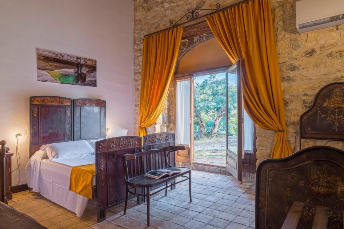 Masseria Fortificata Lo Zafferaneto