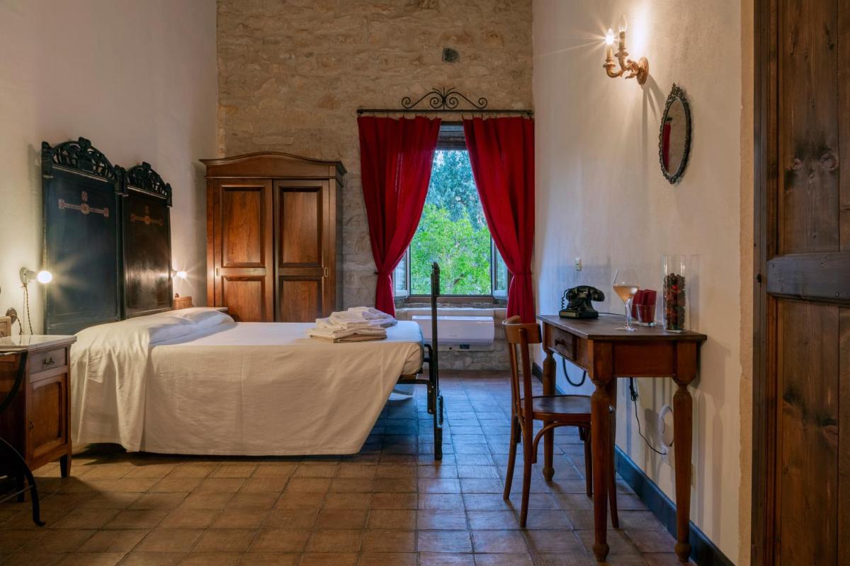 Masseria Fortificata Lo Zafferaneto