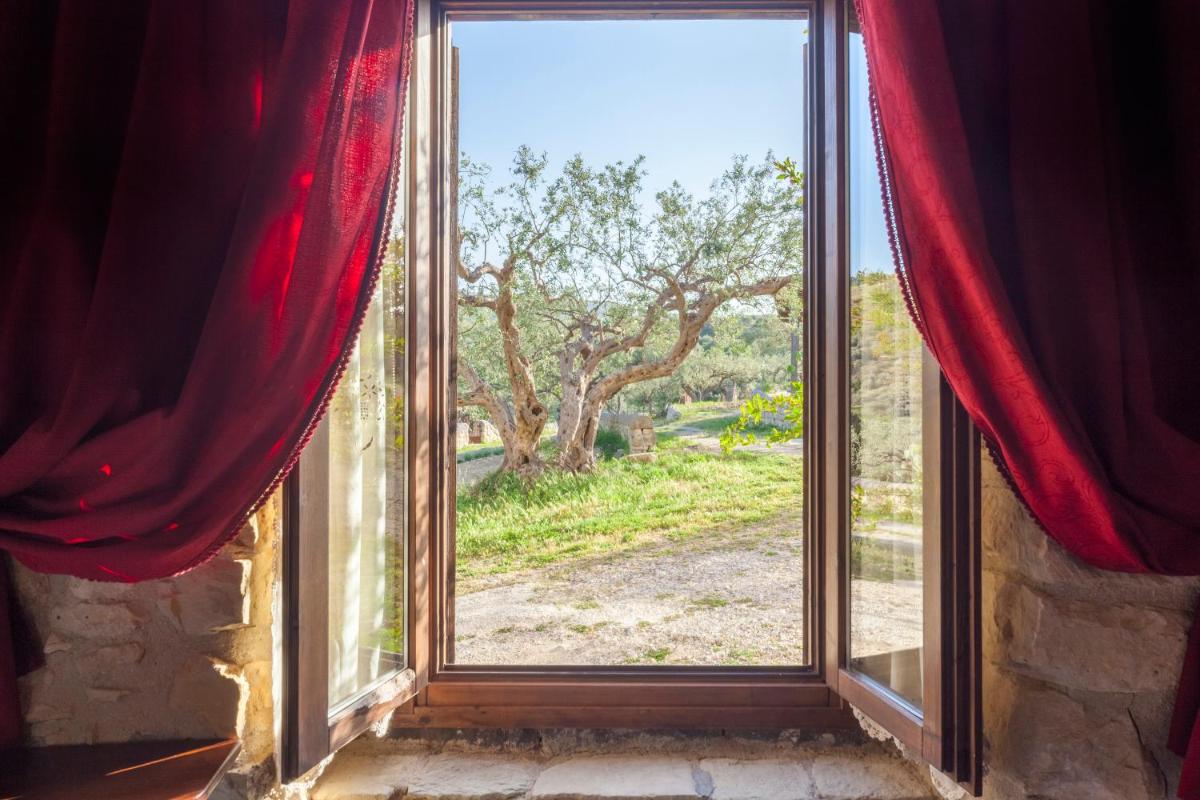 Masseria Fortificata Lo Zafferaneto