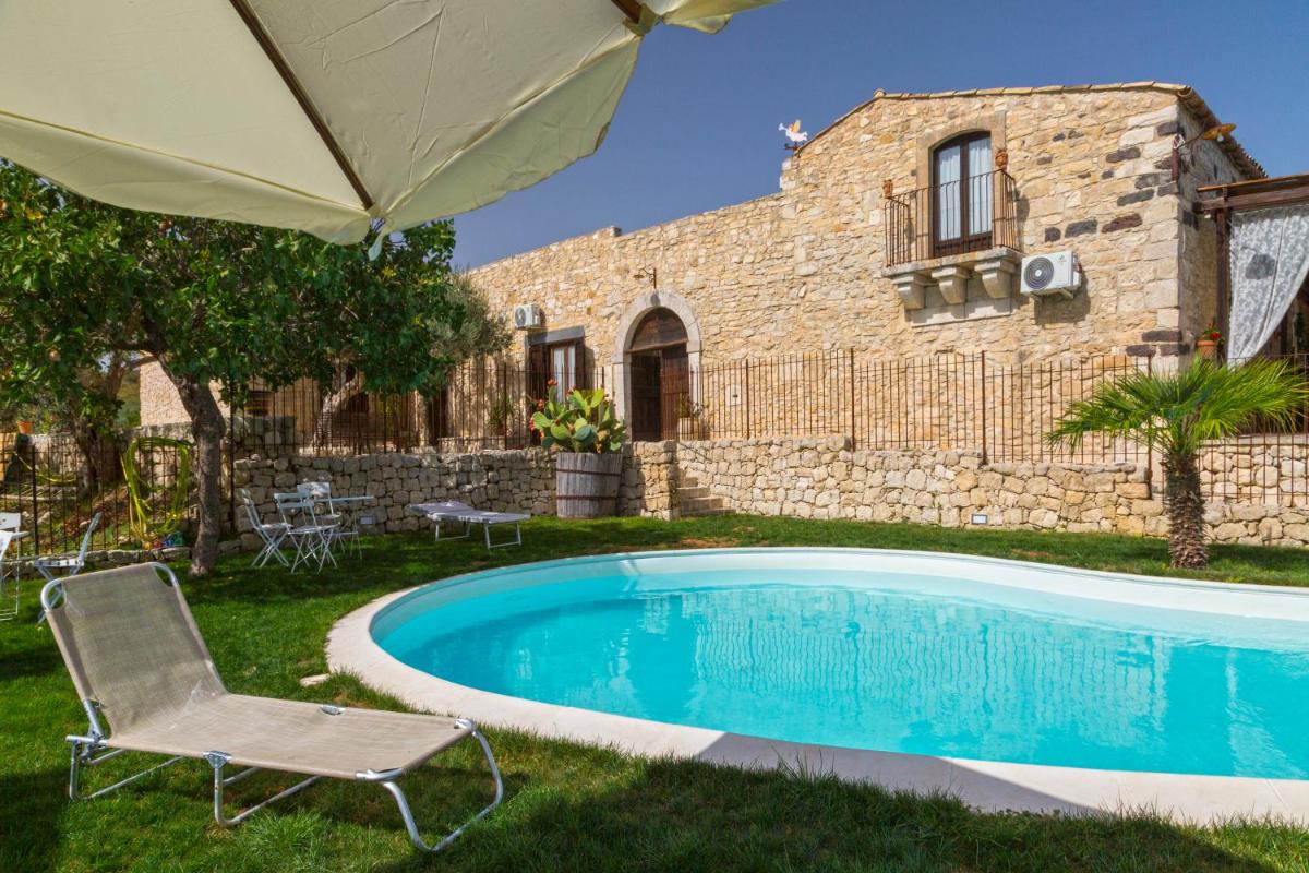 Masseria Fortificata Lo Zafferaneto