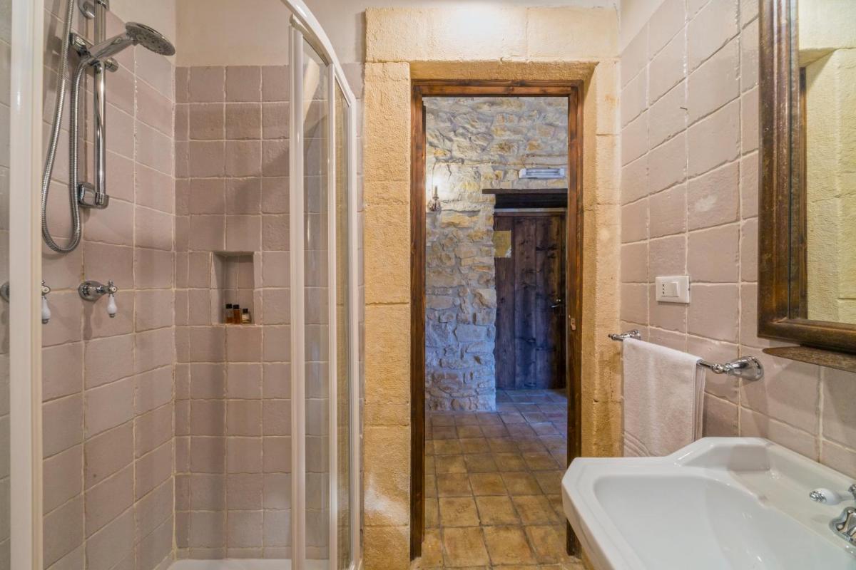 Masseria Fortificata Lo Zafferaneto
