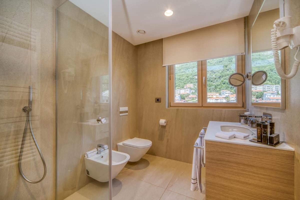 Hotel AMI Budva Petrovac