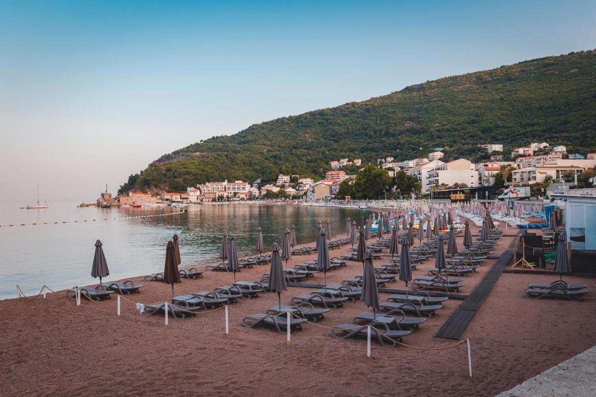 Hotel AMI Budva Petrovac