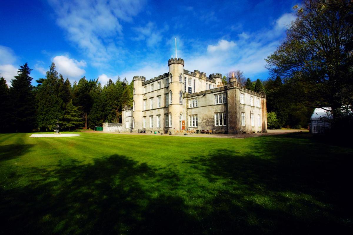 Melville Castle