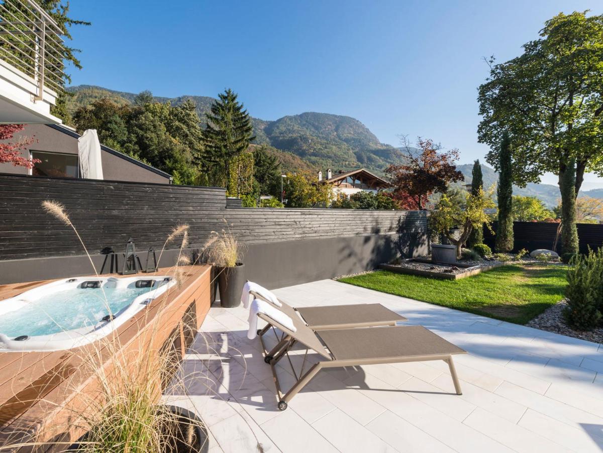 Merangardenvilla adults only