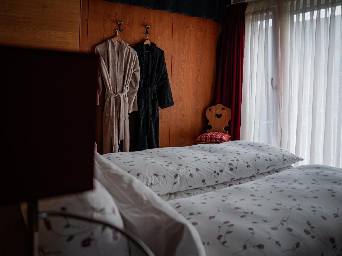 Merangardenvilla adults only