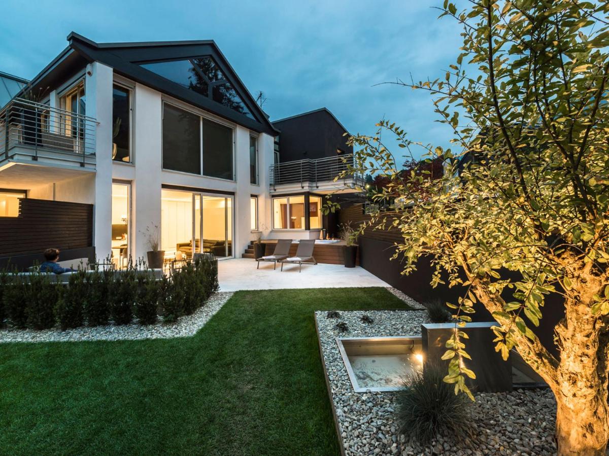 Merangardenvilla adults only