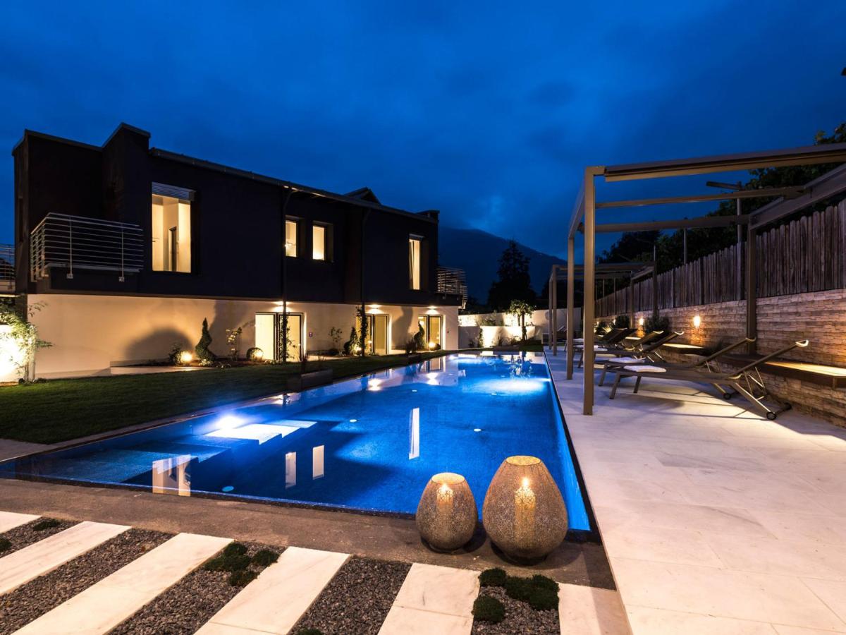 Merangardenvilla adults only