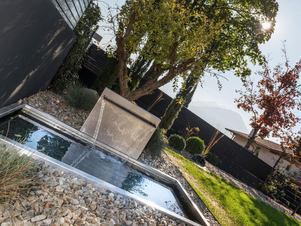 Merangardenvilla adults only