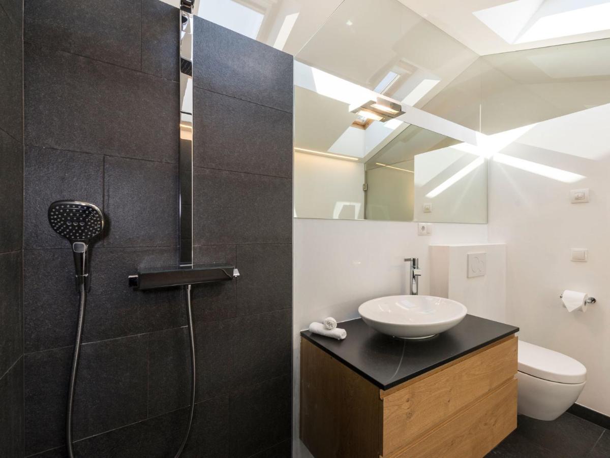 Merangardenvilla adults only