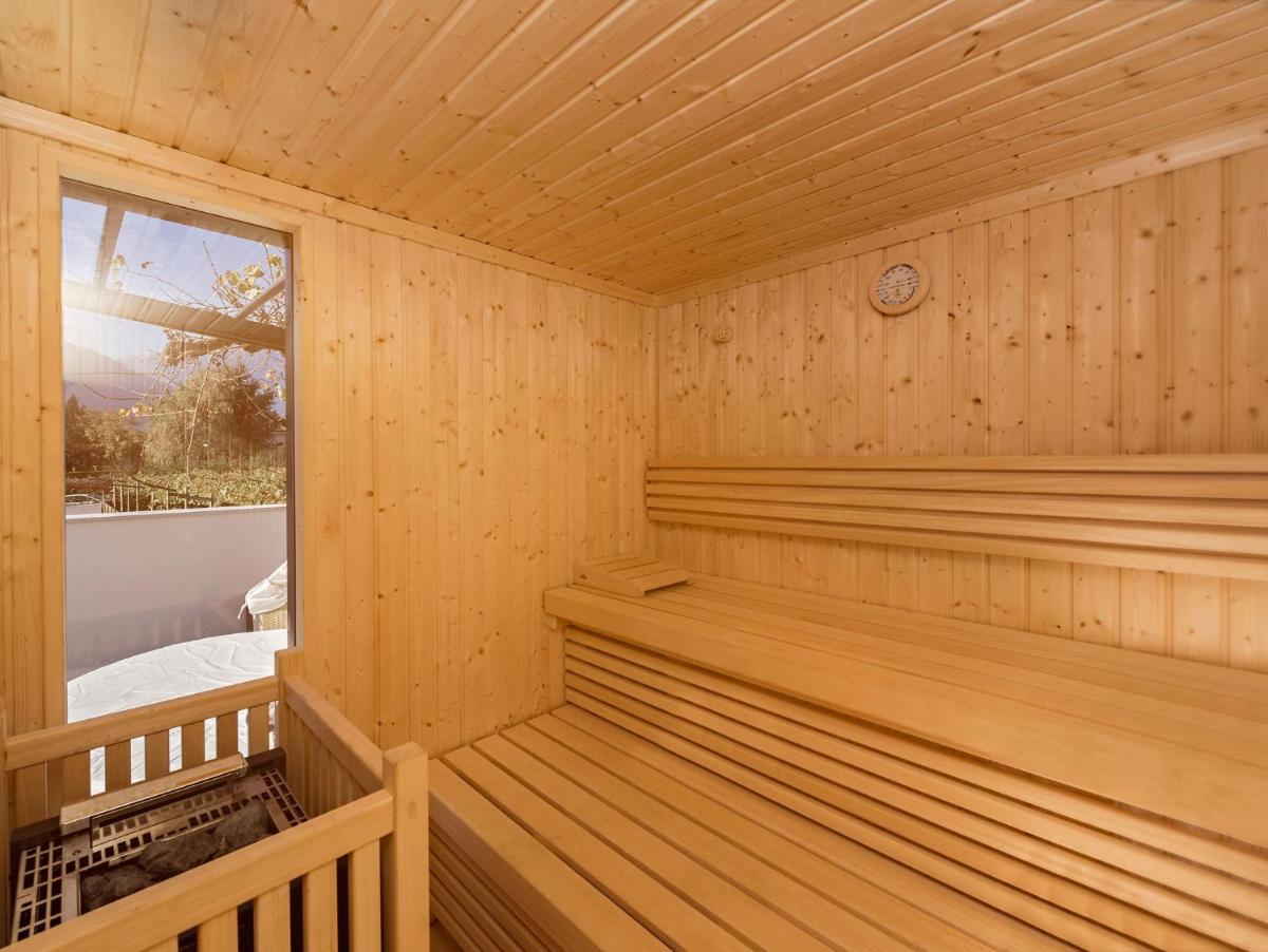 Merangardenvilla adults only