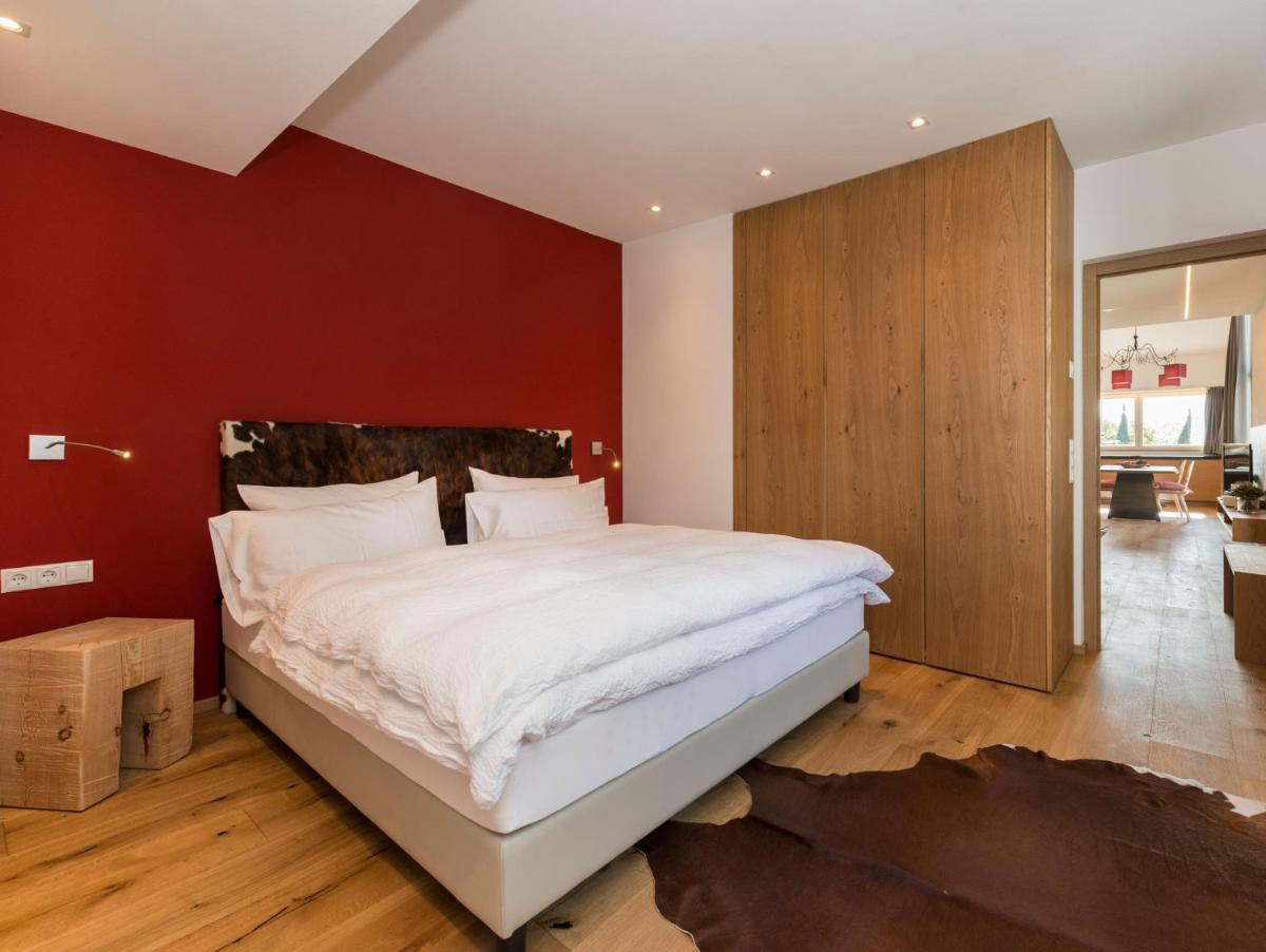 Merangardenvilla adults only