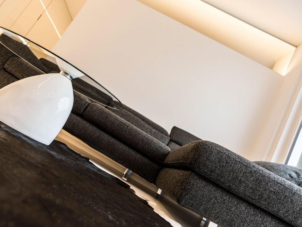 Merangardenvilla adults only