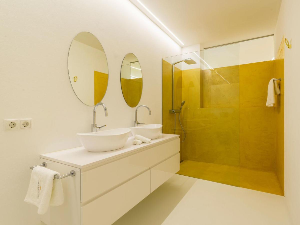 Merangardenvilla adults only