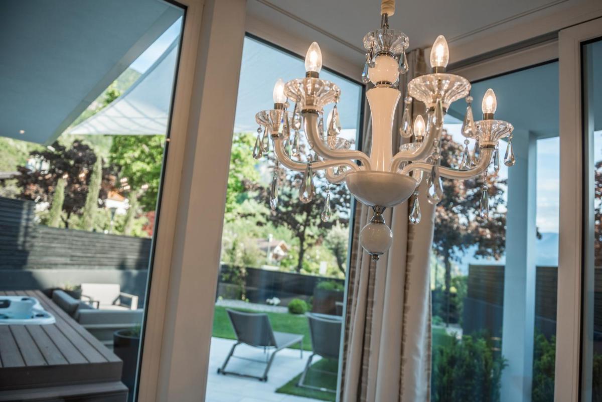 Merangardenvilla adults only