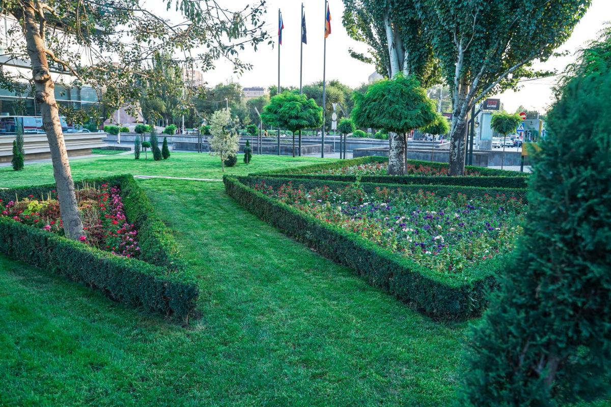 Messier 53 Hotel Yerevan