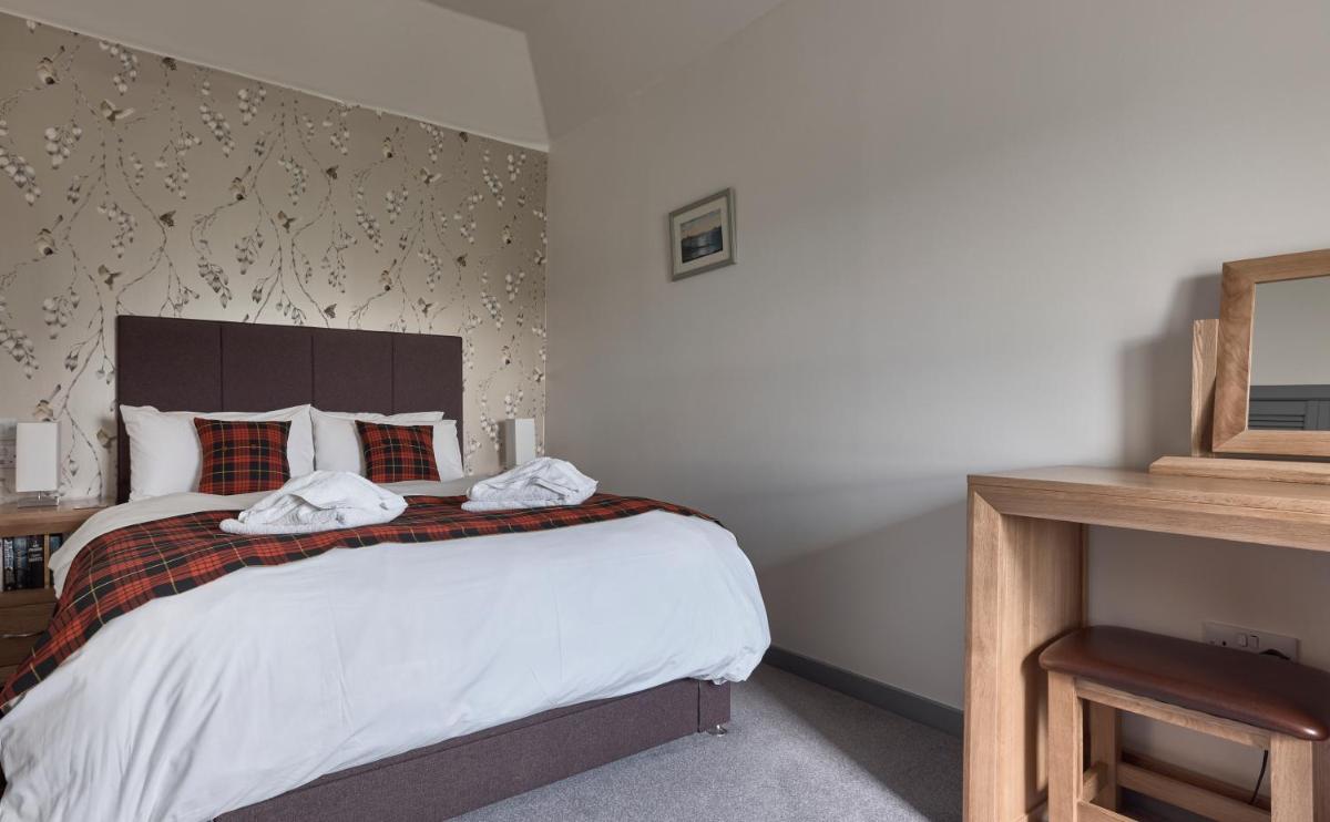 Monkstadt 1745 Restaurant with Rooms