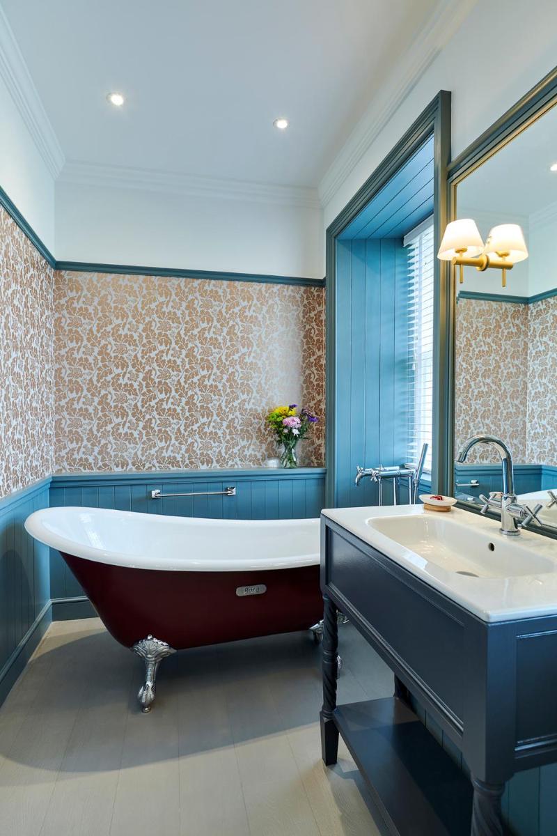 Monkstadt 1745 Restaurant with Rooms