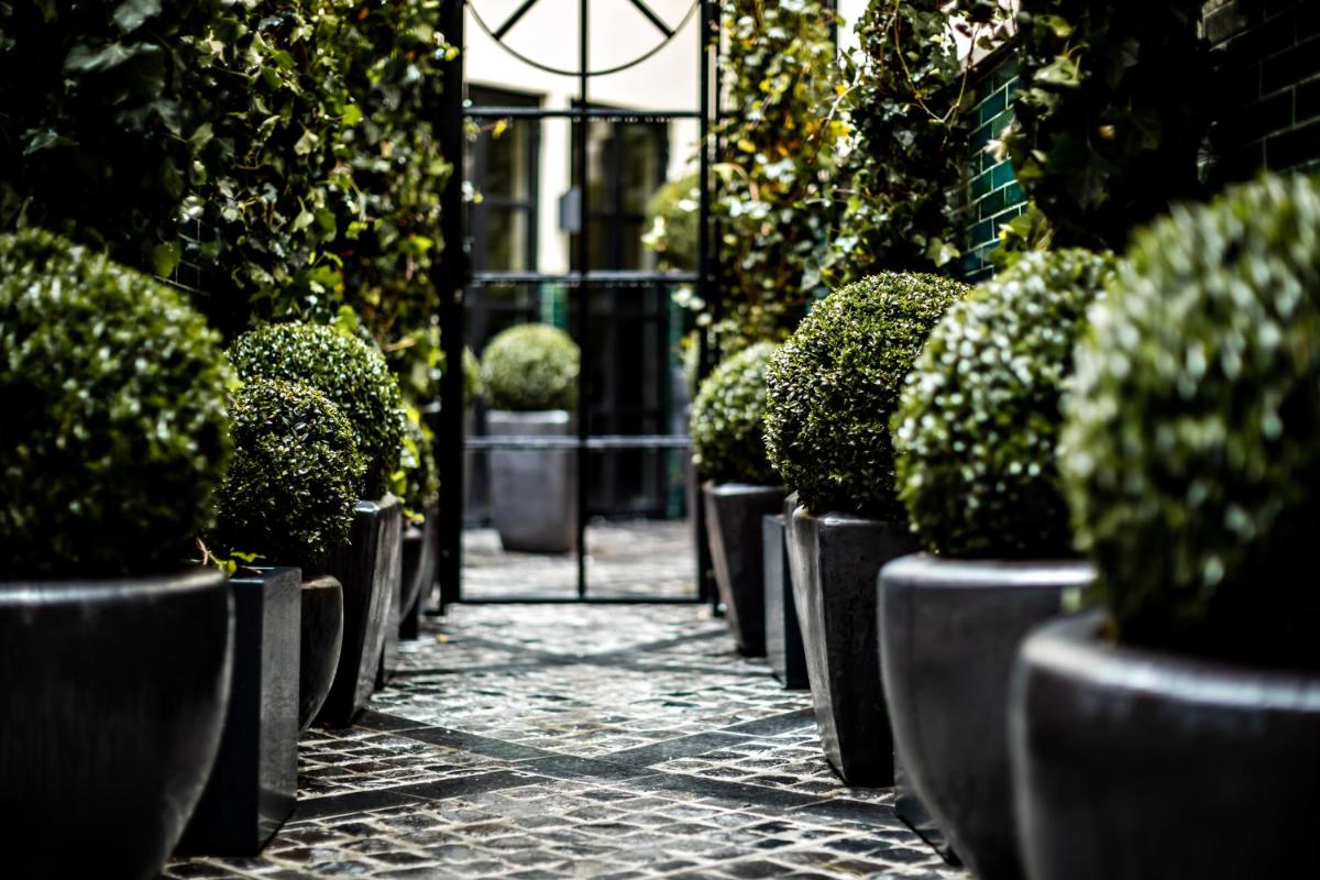 Monsieur George Hotel & Spa - Champs-Elysées