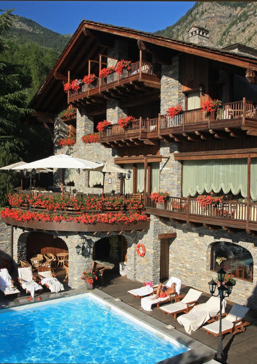 Relais Mont Blanc Hotel & Spa