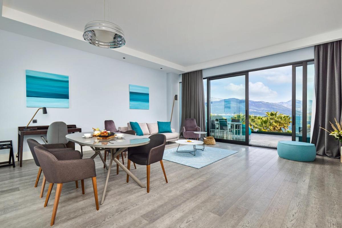 Monte Palm Beach