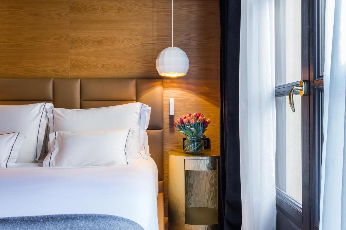 Monument Hotel