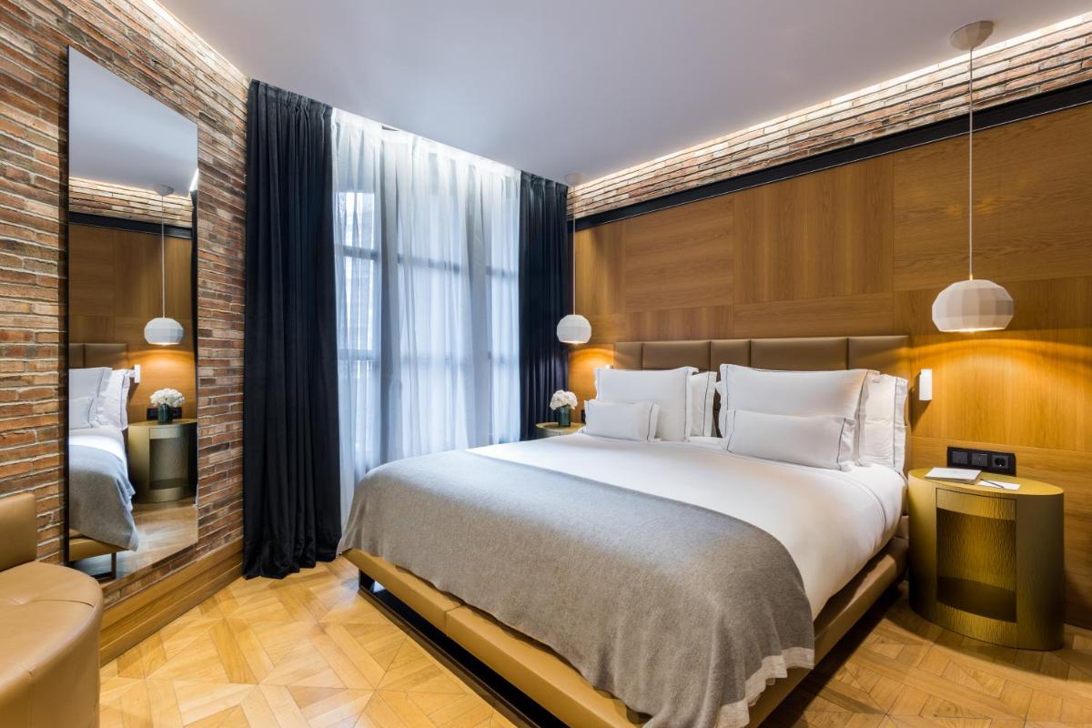 Monument Hotel