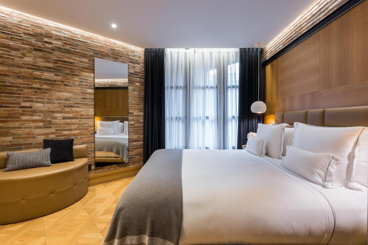 Monument Hotel