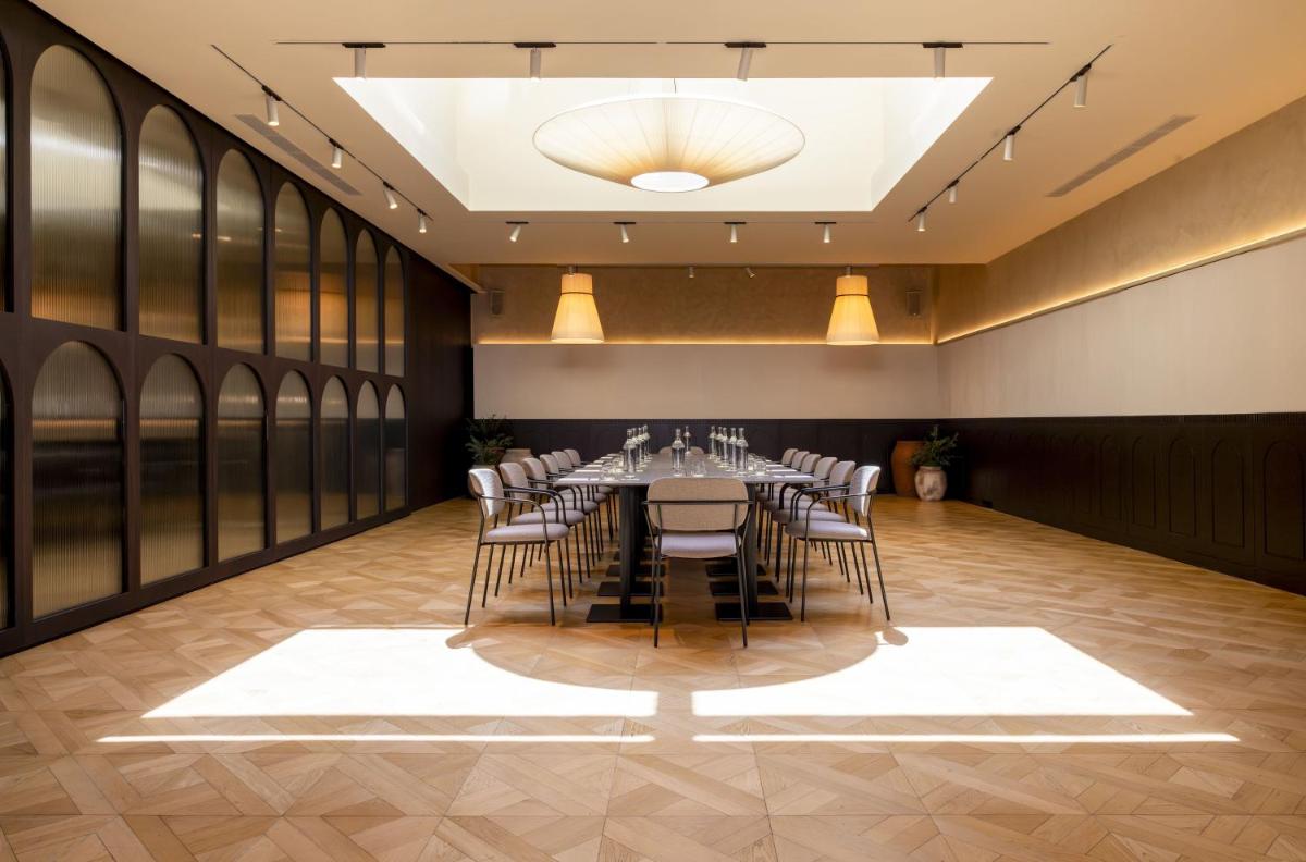 Monument Hotel